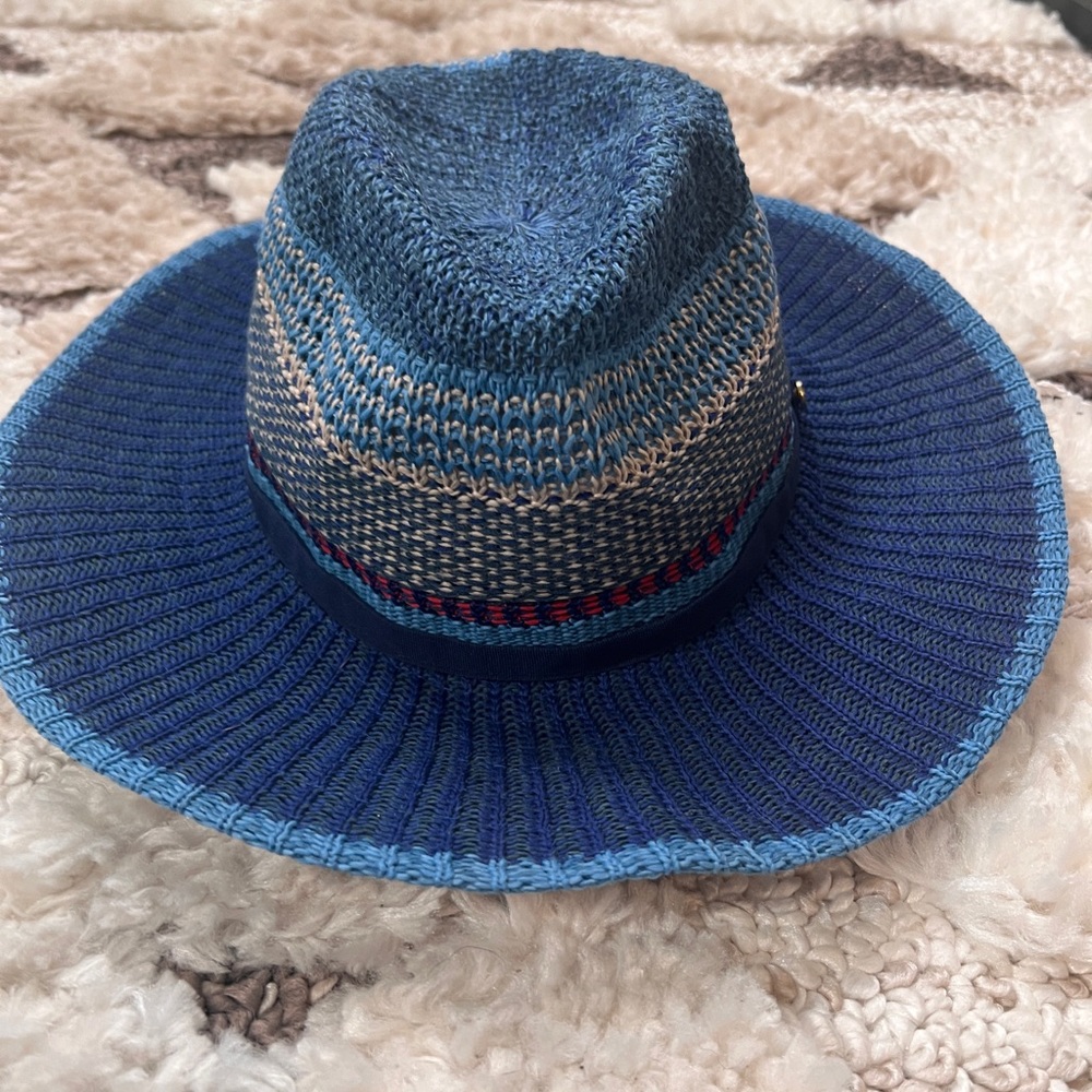 BCBG GENERATION HAT